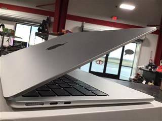 APPLE MACBOOK AIR A2681